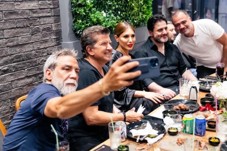 meat-moot-celebrities-best-restaurant-smokedmeat-01
